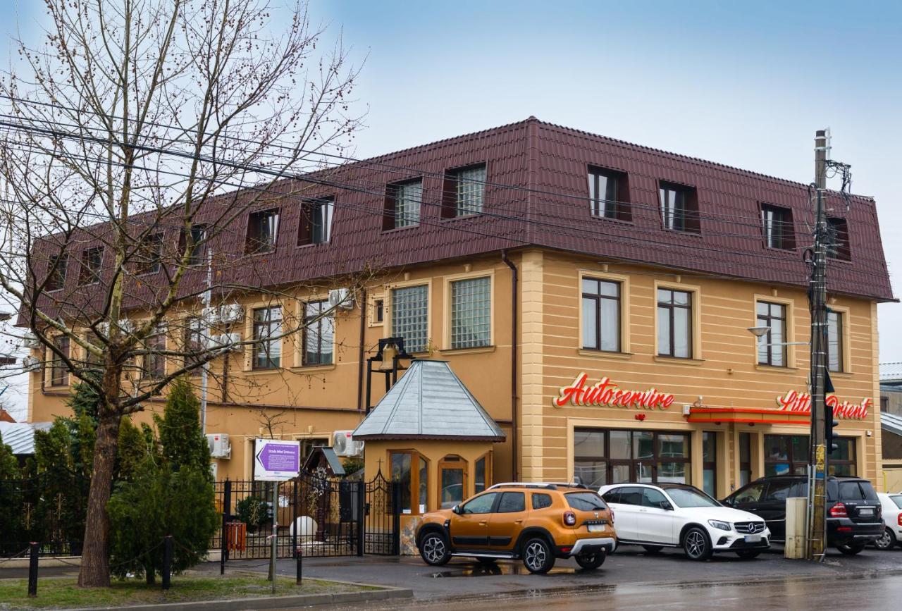 Little Orient Hotel Brăila Екстериор снимка