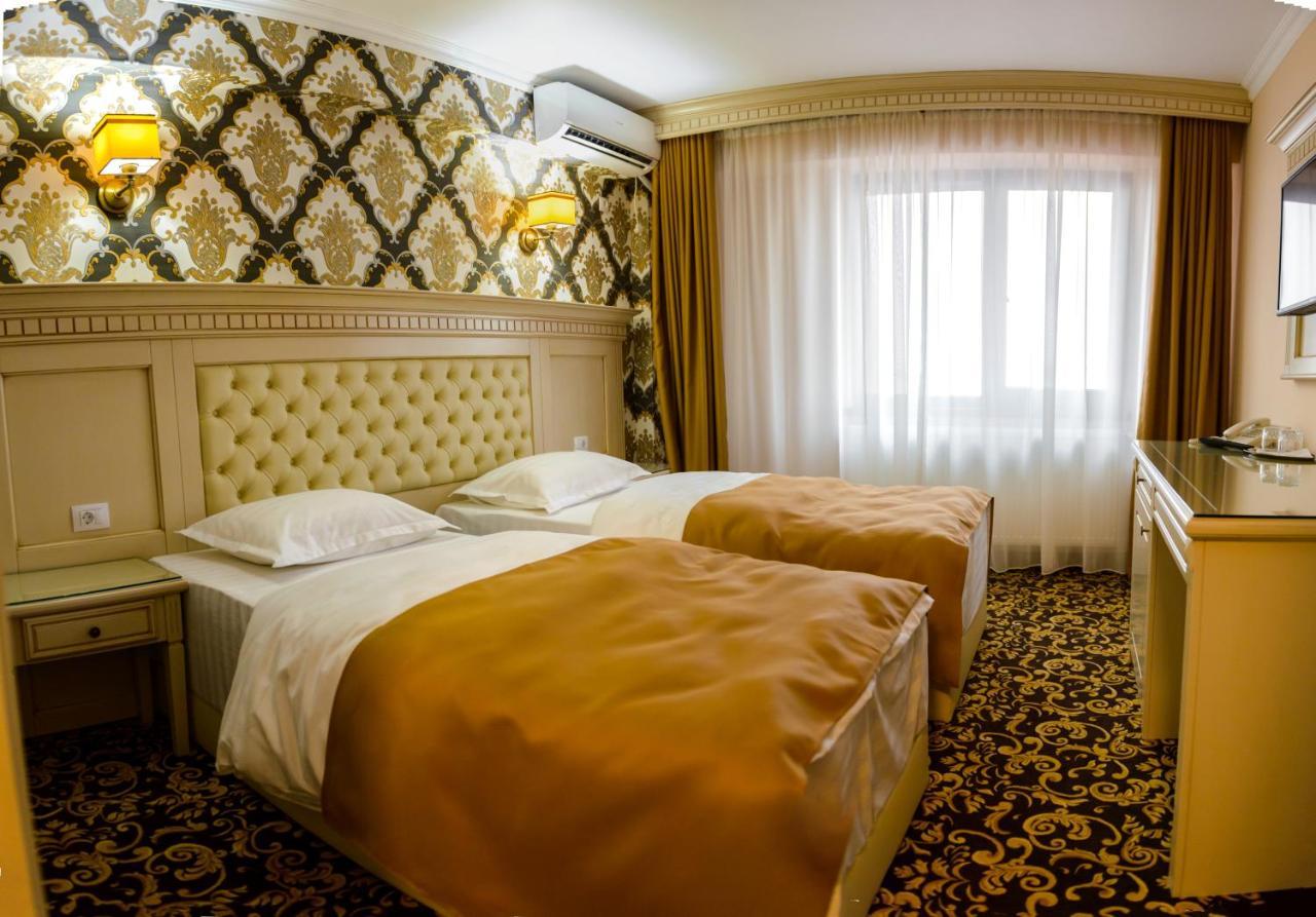 Little Orient Hotel Brăila Екстериор снимка