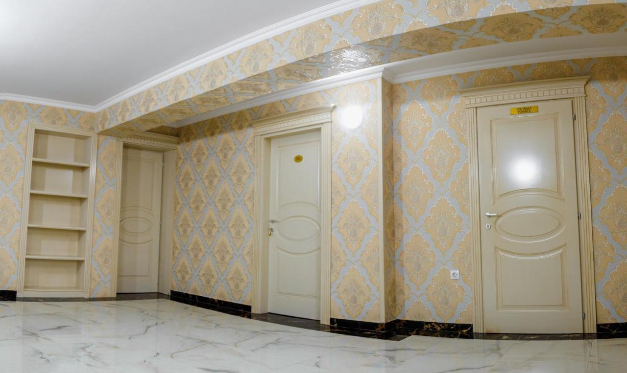 Little Orient Hotel Brăila Екстериор снимка
