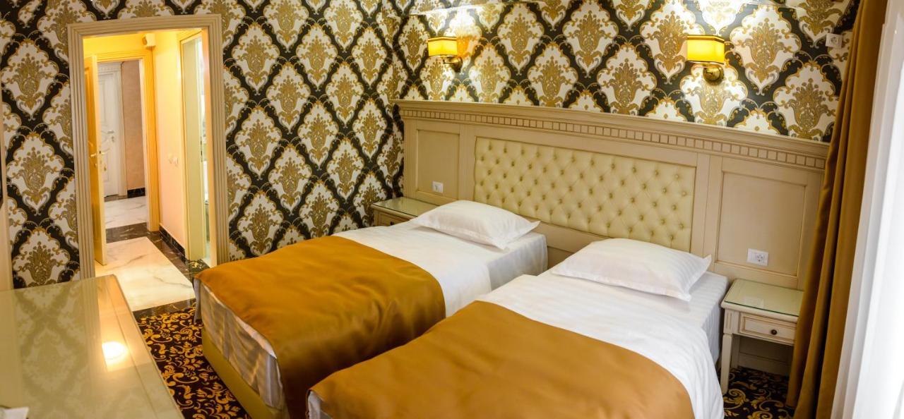 Little Orient Hotel Brăila Екстериор снимка