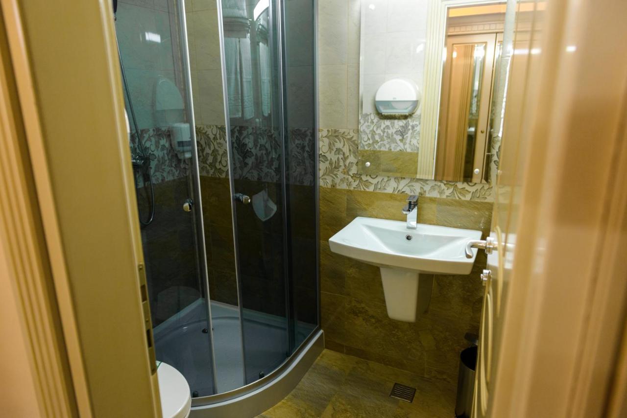 Little Orient Hotel Brăila Екстериор снимка